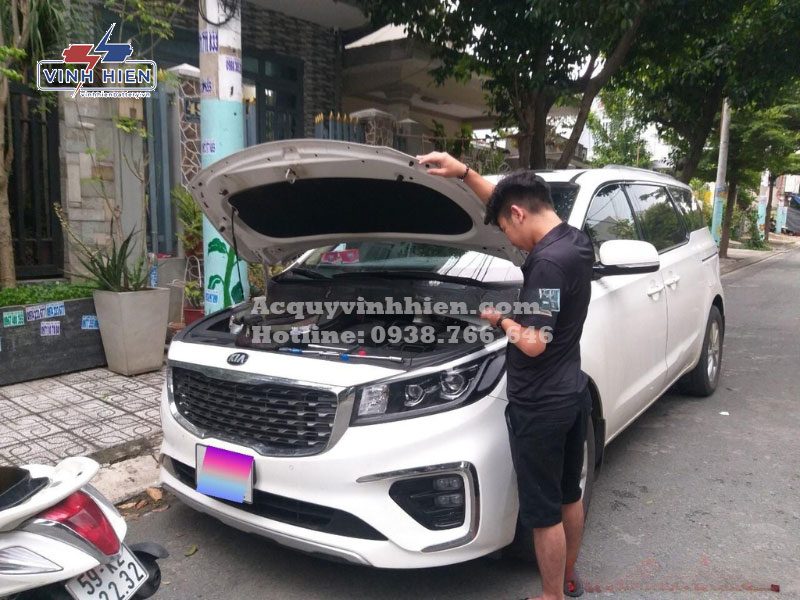 thong so cua ac quy o to kia sedona